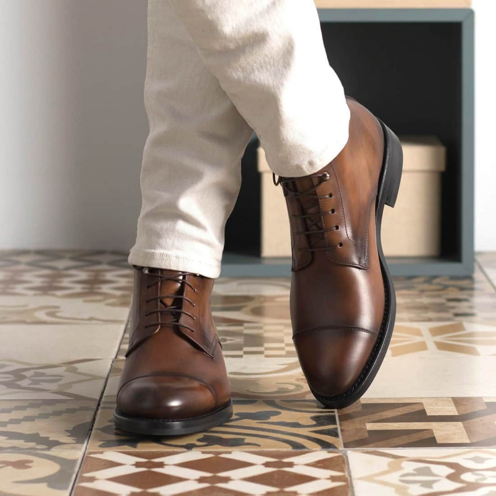 Zalcaro Classic Brown Leather Derby Boots featuring premium full-grain leather, open-lacing Derby construction, cap-toe detailing, leather outsole, and Italian-inspired craftsmanship.