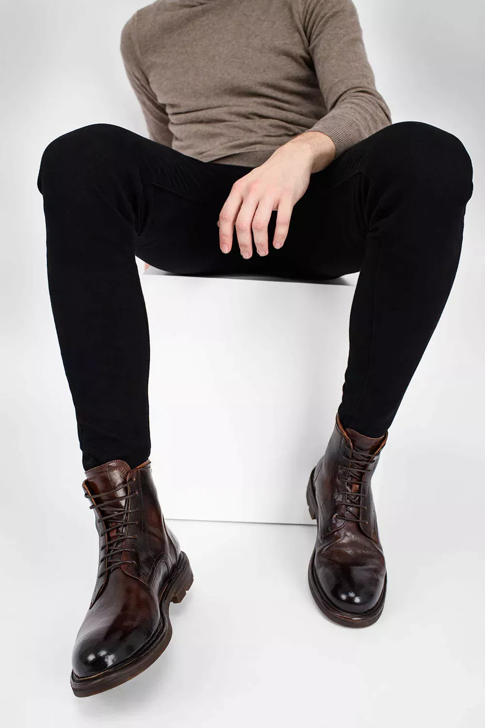 Zalcaro Heritage Brown Combat Boots crafted from premium full-grain leather with a hand-finished vintage brown patina, classic lace-up design, durable outsole, and Italian-inspired craftsmanship.