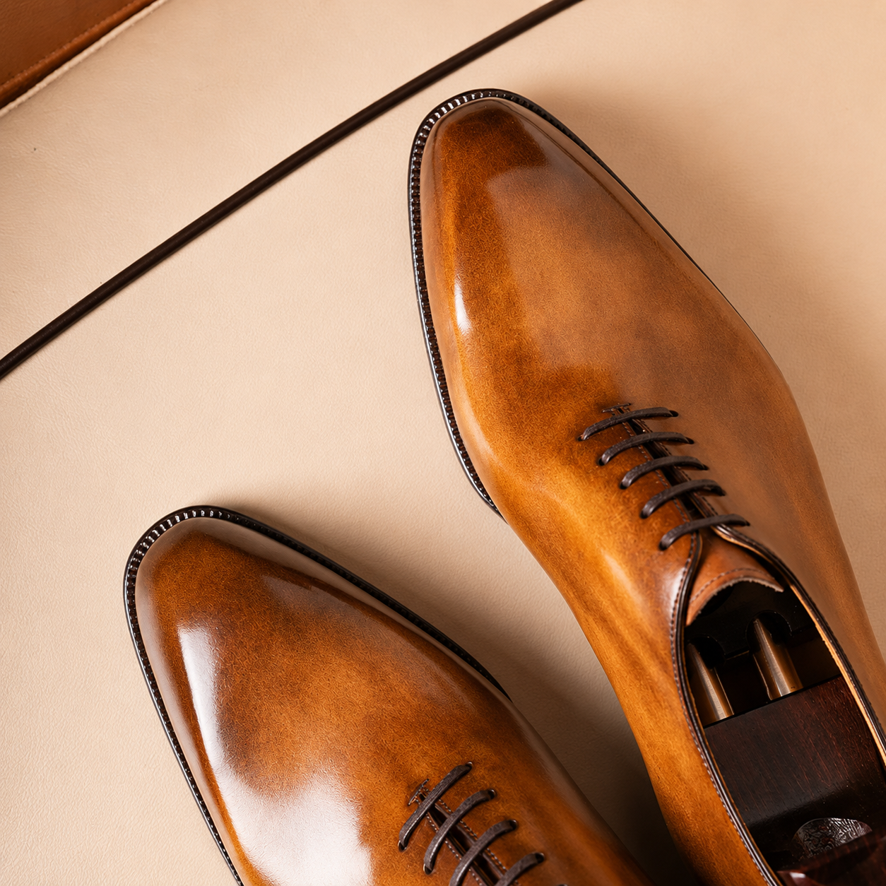 Shoe with the White Peaige background